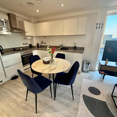 Mcr 1br Getaway With Rooftop Access & Prime Location * Manchester
