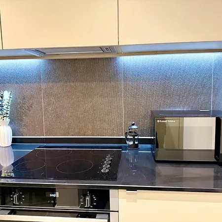 公寓 Elegant 2-bed 2-bath In With Balcony 曼彻斯特