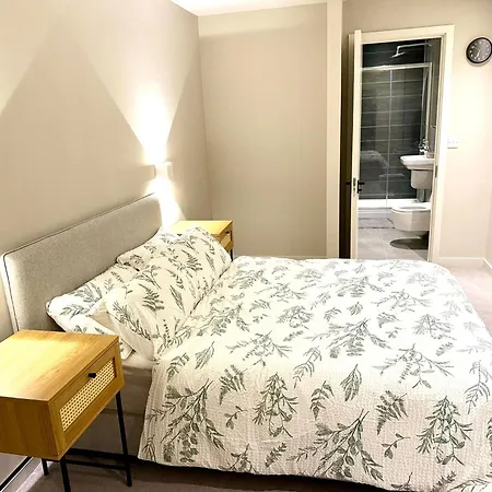 Newly Built 2br-2bath With Balcony In Mcr-sleeps4 Apartamento Mánchester