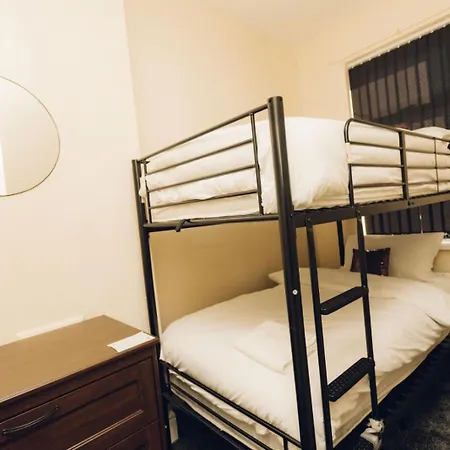 2 Beds Suburb Nestled Nook