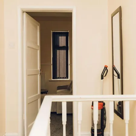 2 Beds Suburb Nestled Nook *