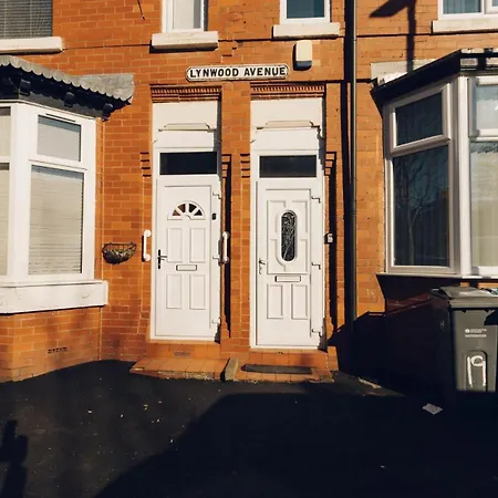 2 Beds Suburb Nestled Nook Apartamento Manchester