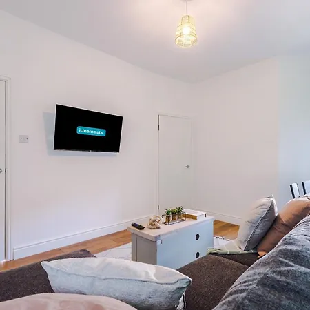 Stylish 3 Bedroom - Free Parking, Smart Tv, Sleeps 8 Манчестер