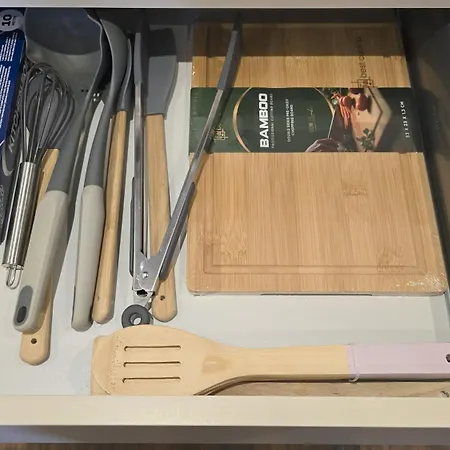 Elegant 2bd & 2ba Centre Luxury With View *