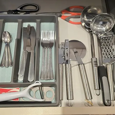 Elegant 2bd & 2ba Centre Luxury With View *