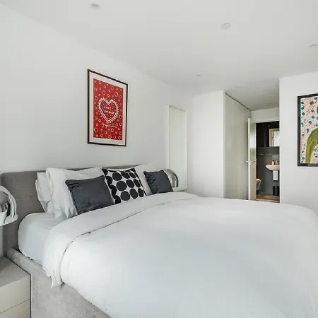 Exceptional Two Bedroom Of The South Tower