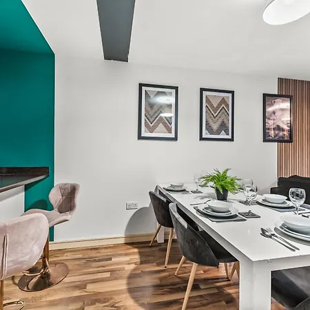Manchester City Gem - Stylish Stay For 8 Manchester