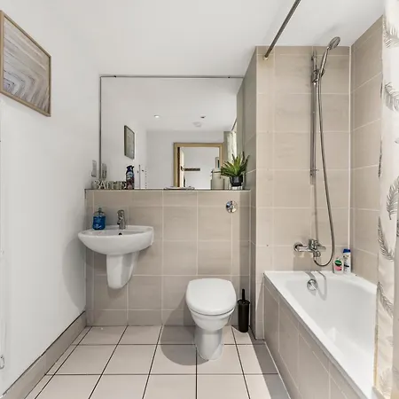 Apartament Manchester City Gem - Stylish Stay For 8