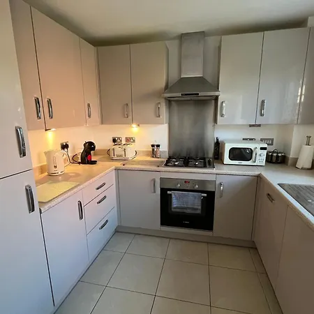 3br-sleeps 6 -walk To Etihad & Ao Arena Holiday home *