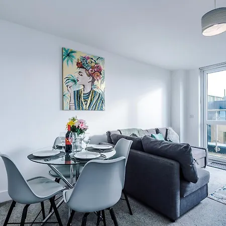 2 Bedroom Penthouse With Balcony By Host A 公寓 曼彻斯特