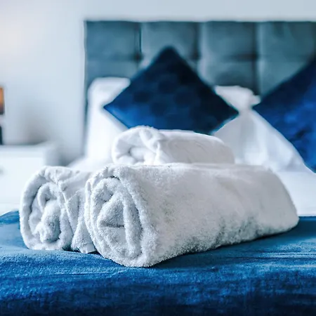 Διαμέρισμα 2 Bedroom Penthouse With Balcony By Host A Μάντσεστερ