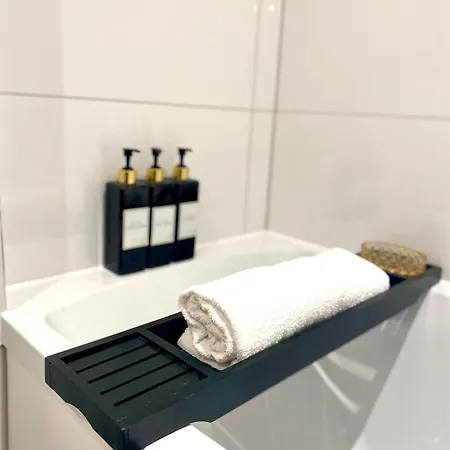 Safari 2 Bedroom Condo With Free Secure Parking Apartament