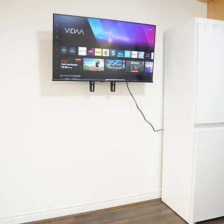 Comfortable Centre With Free Parking Near O2 Apollo & Ethiad Stadium Sleeps 8 Appartamento *