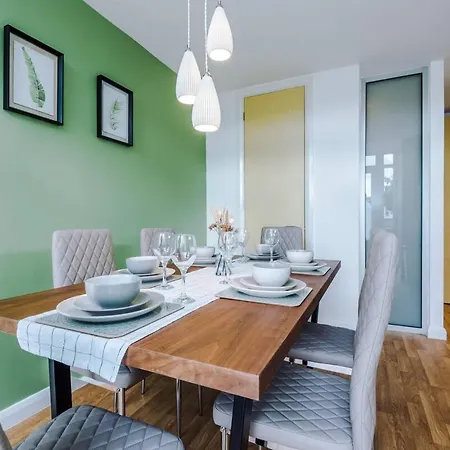 Four Bedroom House By Brookland Serviced Short Lets With Free Wifi * Manchester