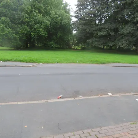 Kosher Flat In The Heart Of Salford Surounded With Beautiful Parkss Manchester