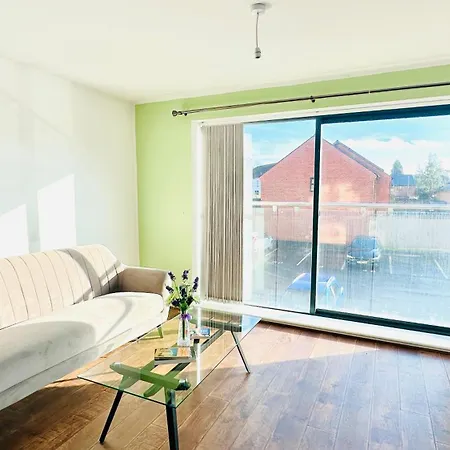 Flat Close To Etihad Stadium