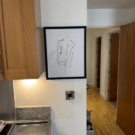 Centre Flat Available For Bookings Of 2 Weeks Or Apartament