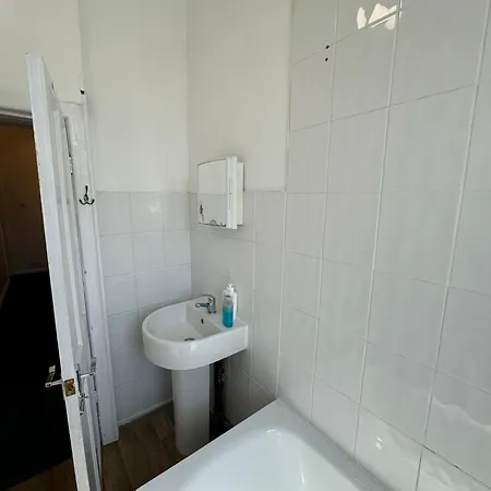 Spacious 4Br 4Bath With Free Parking In Manchester Daire