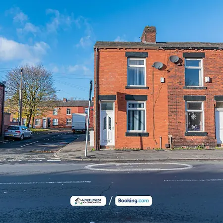 Holiday home Spacious 3-Bedroom House In Manchester With Free Parking Manchester