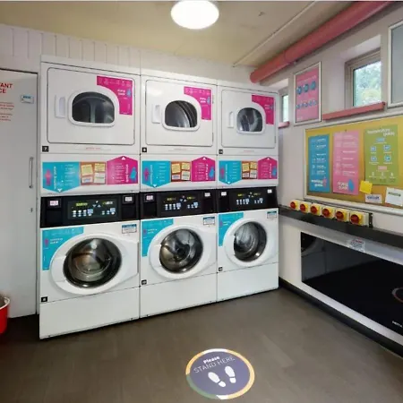 Iq Daisy Bank مانشستر