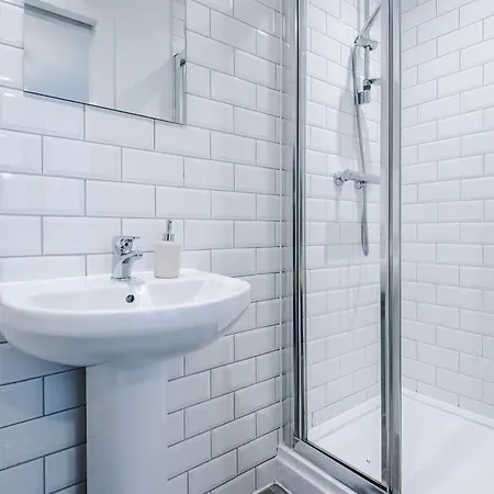 New Trafford Loft - Free Parking Апартаменты *