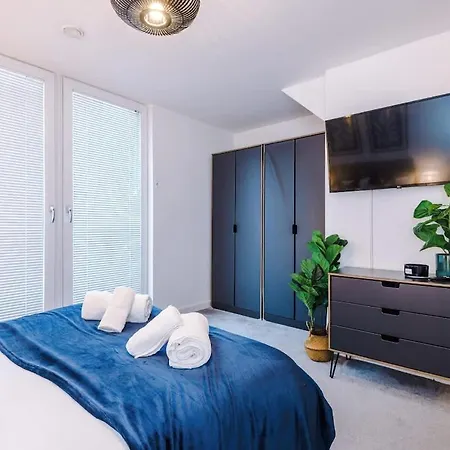 New Trafford Loft - Free Parking Апартаменты *