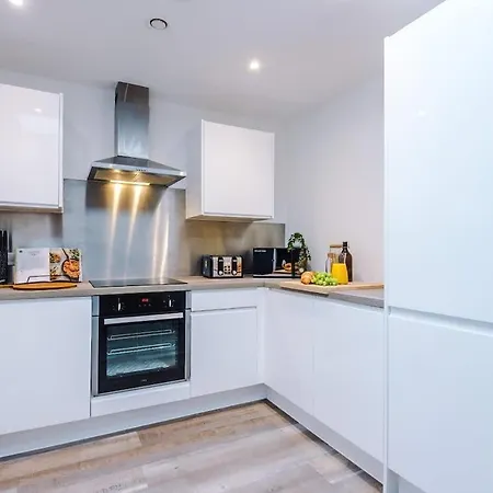 Апартаменты New Trafford Loft - Free Parking Манчестер