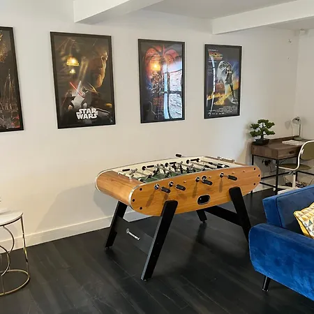 Stunning 3br Townhouse, Terrace, Games, Free Parking 맨체스터
