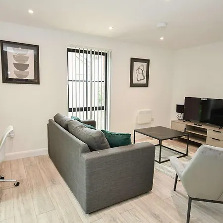 Beautiful 3 Bed Near Etihad דירה מנצ'סטר