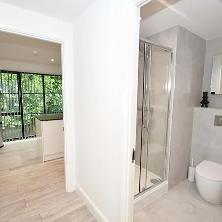 Beautiful 3 Bed Near Etihad