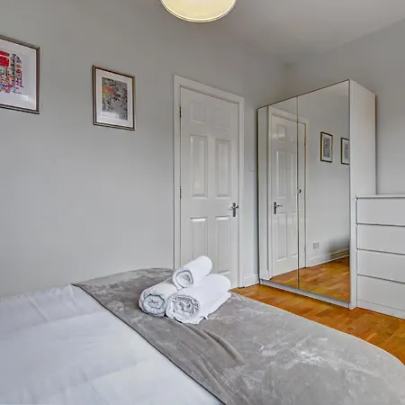 公寓 Spacious Penthouse Pass The Keys