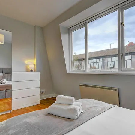 Spacious Penthouse Pass The Keys 曼彻斯特