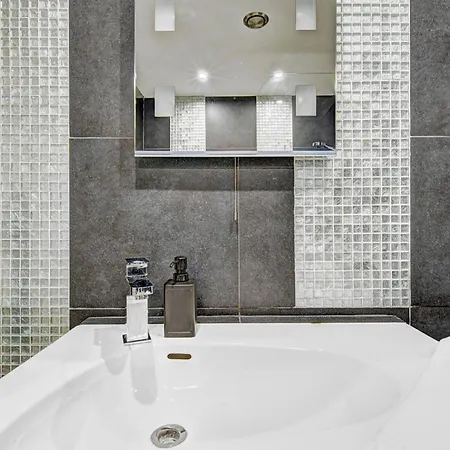 Appartamento Spacious Penthouse Pass The Keys Manchester