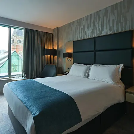 - Centre By Ihg Hotel 4*