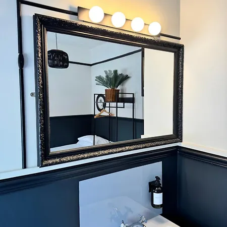 Piccadilly * Manchester