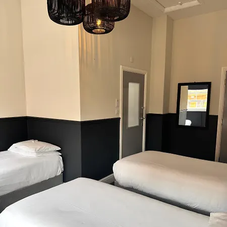 Piccadilly Szálloda *