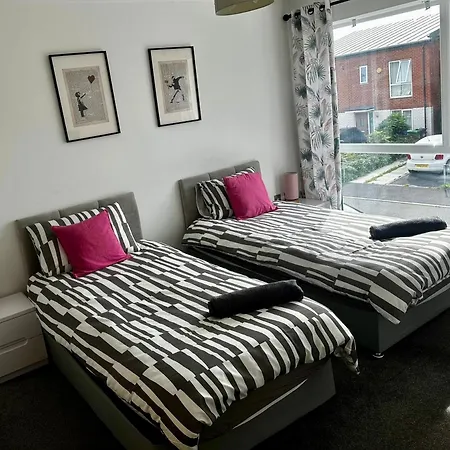 3br-sleeps 6 -walk To Etihad & Ao Arena Manchester