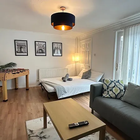 7 Guests House Old Trafford,media City,city Centre, Free Parking