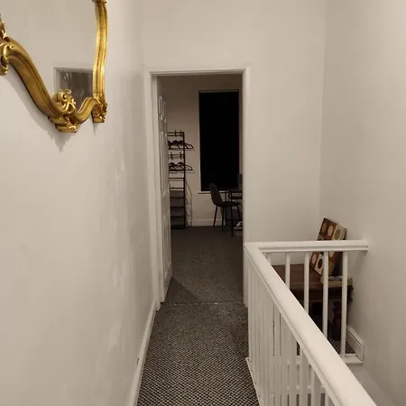 3br Near Alexandra Park And Free Parking