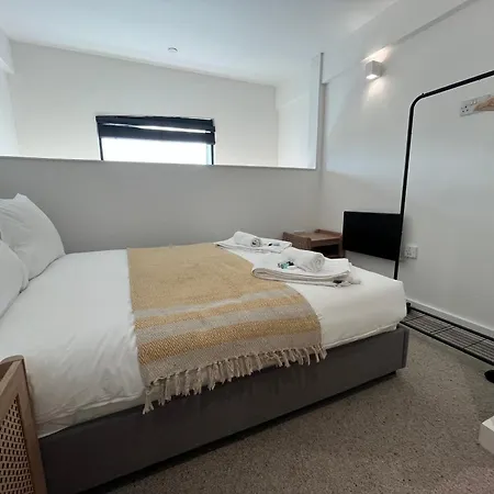 Stylish Duplex In Manchester