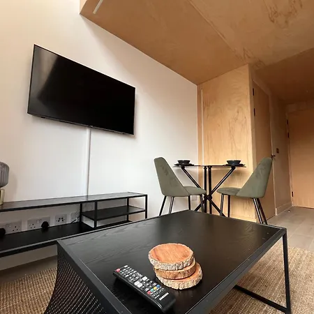 Stylish Duplex In By Irwell Apartment Manchester