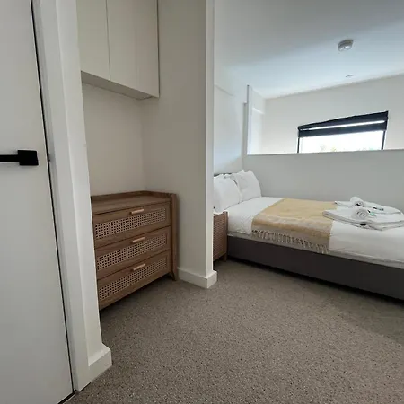 Stylish Duplex In By Irwell *