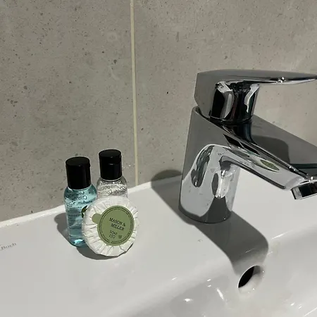 Stylish Duplex In By Irwell