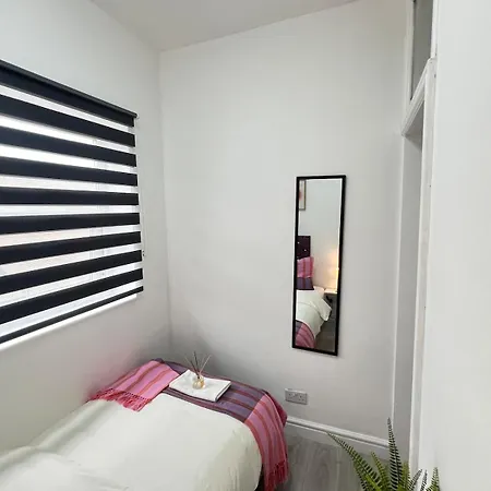 Cozy Spacious Home, Rest Retreat In Style, Free Parking And Wifi