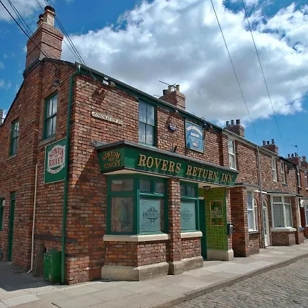 Apartment 2beds 2baths Trafford Wharf 2nights Minimum Manchester