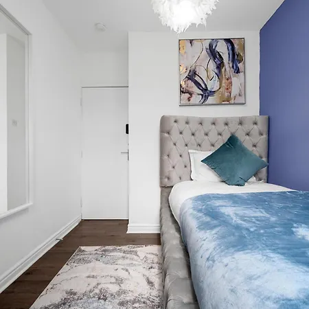 民宿 Prestige Mcr Retreat - Close To Centre-etihad Stadium - Sleeps 11 曼彻斯特