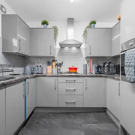 民宿 Prestige Mcr Retreat - Close To Centre-etihad Stadium - Sleeps 11
