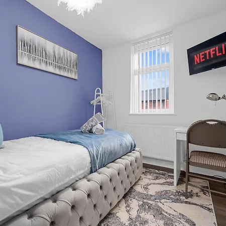 民宿 Prestige Mcr Retreat - Close To Centre-etihad Stadium - Sleeps 11 *