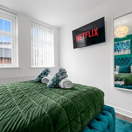 民宿 Prestige Mcr Retreat - Close To Centre-etihad Stadium - Sleeps 11 曼彻斯特