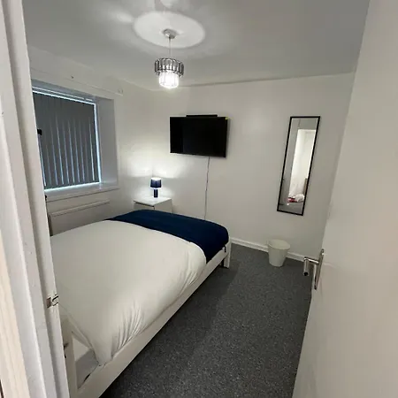 Holiday home 3 Bedroom Luxurious 5mins From Heaton Park *